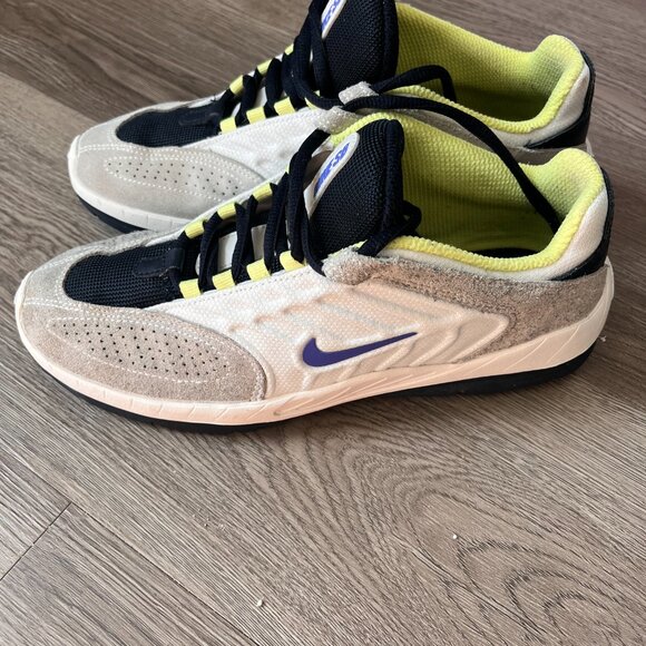 Nike SB Vertebrae Sneakers - Picture 4 of 6